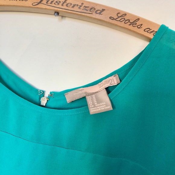4/$10 | Teal chiffon tee with exposed zipper - Picture 5 of 5